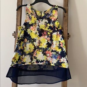 3/$15 Sale! Sleeveless floral top